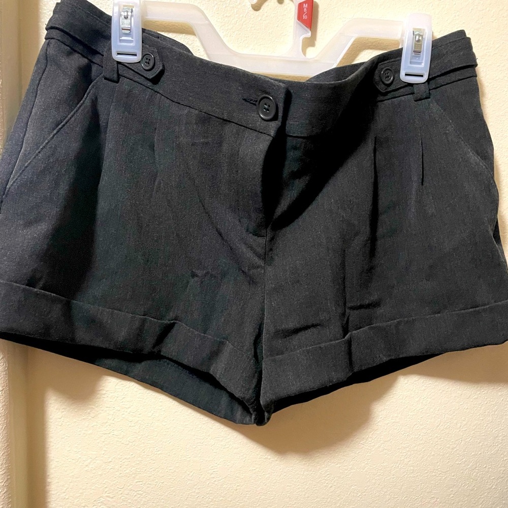 Express shorts size L